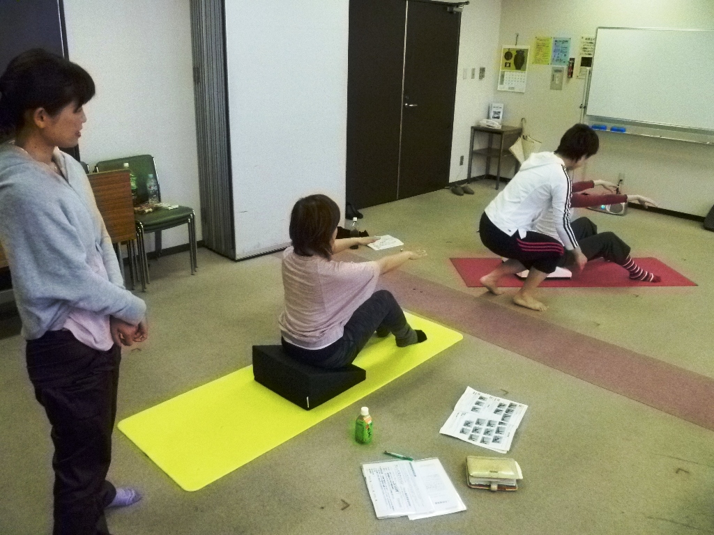 20110528Pilates with フレックスクッション本橋恵美先生2